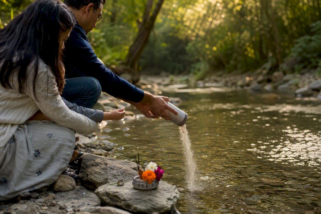 What Is Post-Funeral Ash Scattering? A Family Guide